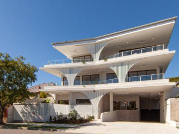 LIMELIGHT BULIMBA HOUSE SIZED GARDEN RESIDENCE