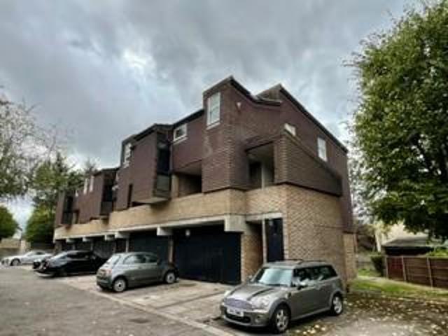 Limes Road, Beckenham BR3 1 bed flat to rent £1,350 pcm £312 pw