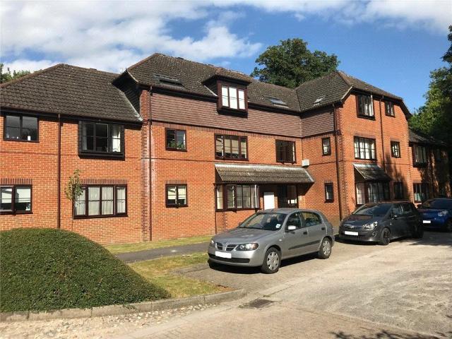Limeway Terrace, Dorking RH4, 2 bed flat to rent, £1,400 pcm | PrimeLocation