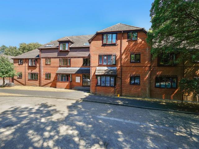 Limeway Terrace, Dorking, Surrey RH4, 2 bed flat to rent, £1,400 pcm | PrimeLocation