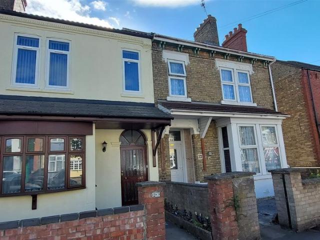 Limetree Avenue Room 4, Central, Peterborough PE1, Studio to rent, £693 pcm | PrimeLocation
