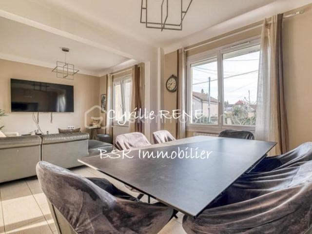 Limite VILLEMOMBLE Maison Individuelle spacieuse 160m²