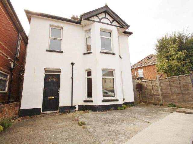 Limited Road, Bournemouth BH9 5 bed property to rent £2,540 pcm £586 pw