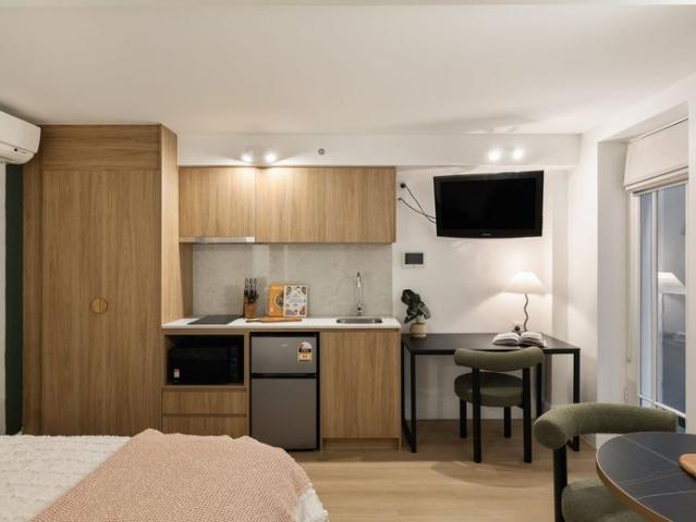 Limited Time Offer: Get 1 Week Free Rent on a 3 Month Lease! Newly Refurbished Studios| Stunning Rooftop | All Inclusive Living | Flexible Terms