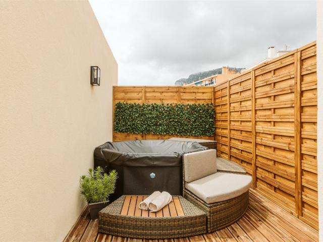 Limitrophe Monaco, terrasse, dernière étage 100m² Beausoleil