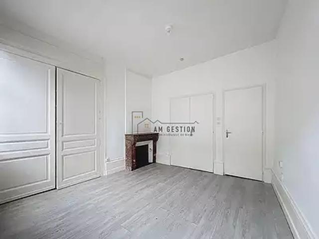 Limoges 87000 Location appartement 1 pièce t1 au dernier étage