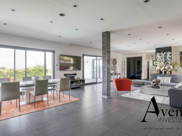 LIMONEST MAISON D'EXCEPTION 250m2 4 CHAMBRES Piscine Limonest
