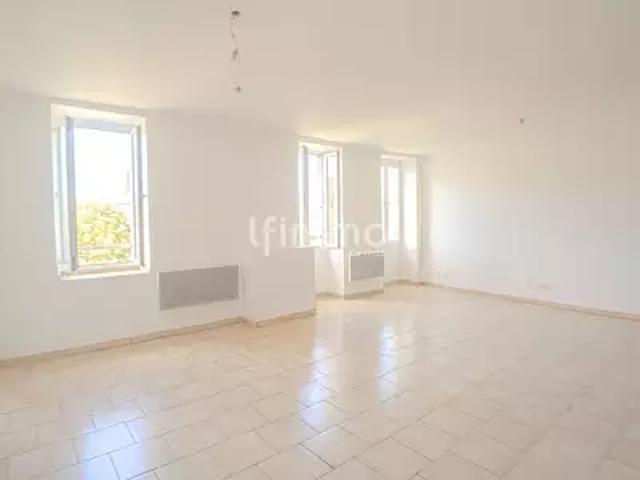 Limoux 11300 Achat / Vente appartement 3 pièces t3 au dernier étage