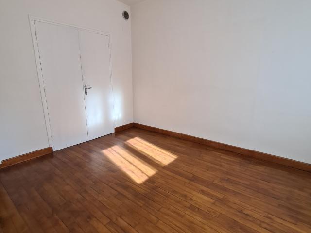 LIMOUX CENTRE APPT 3 PLAIN PIED DANS IMMEUBLE RESIDENTIEL ET CALME