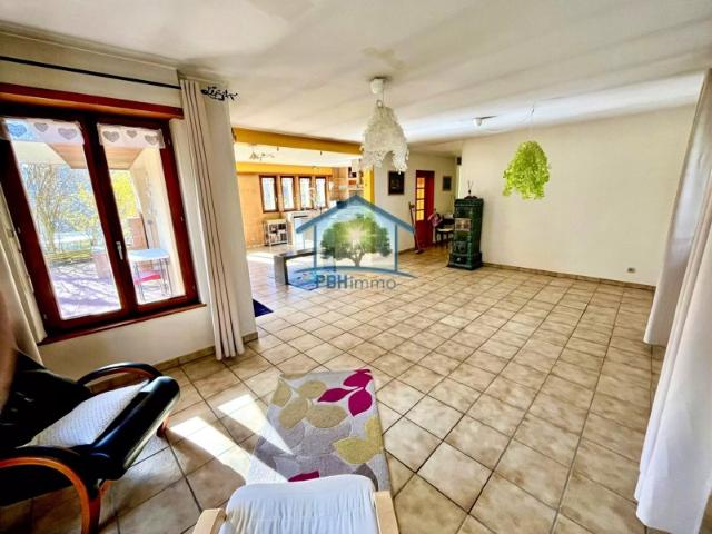 LINTHAL, Propriété de 10 pièces, 240 m2
