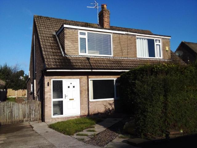 Linton Crescent, Leeds LS17 3 bed semi detached house to rent £1,500 pcm £346 pw