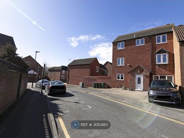 Linton Gardens, London E6, 5 bed semi detached house to rent, £3,600 pcm | PrimeLocation