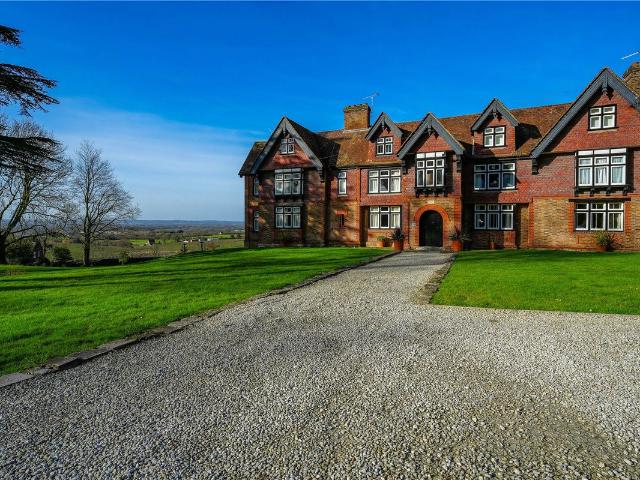 Linton Hill, Linton, Maidstone ME17, 2 bed flat to rent, £1,300 pcm | PrimeLocation