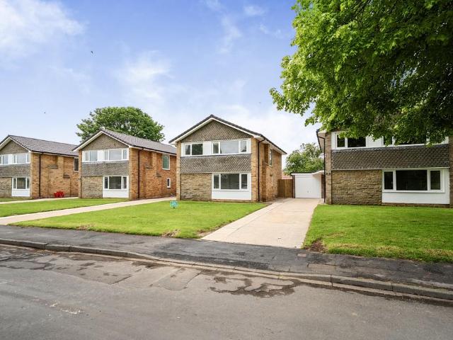 Linton Place, Linton On Ouse, YORK 4 bed detached house to rent £1,650 pcm £381 pw