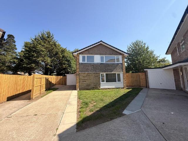 Linton Place, Linton On Ouse, YORK 4 bed detached house to rent £1,675 pcm £387 pw