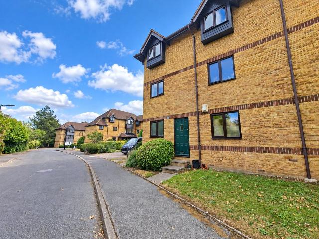 Linwood Close, London SE5, 2 bed flat to rent, £2,100 pcm | PrimeLocation