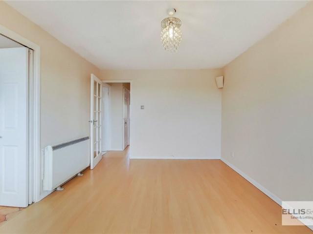 Linwood Crescent, EN1, Middlesex