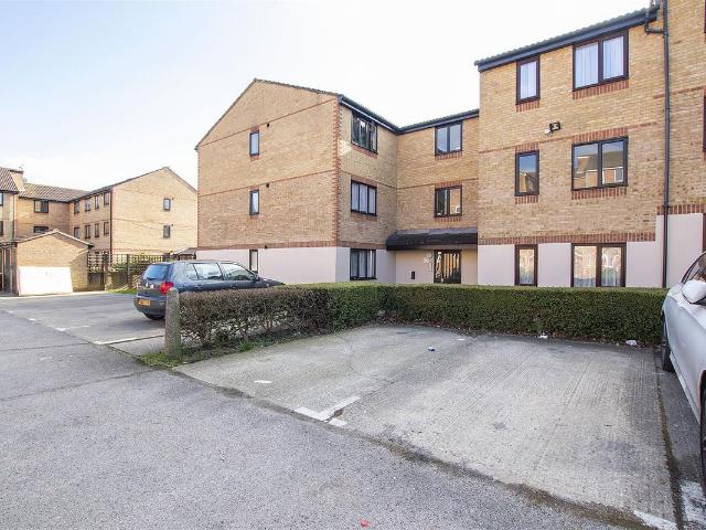 Linwood Crescent, Enfield EN1, 1 bed flat to rent, £1,475 pcm | PrimeLocation