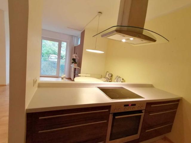 Linzer Straße: großzügige 2 Zimmer Wohnung in Grünruhelage