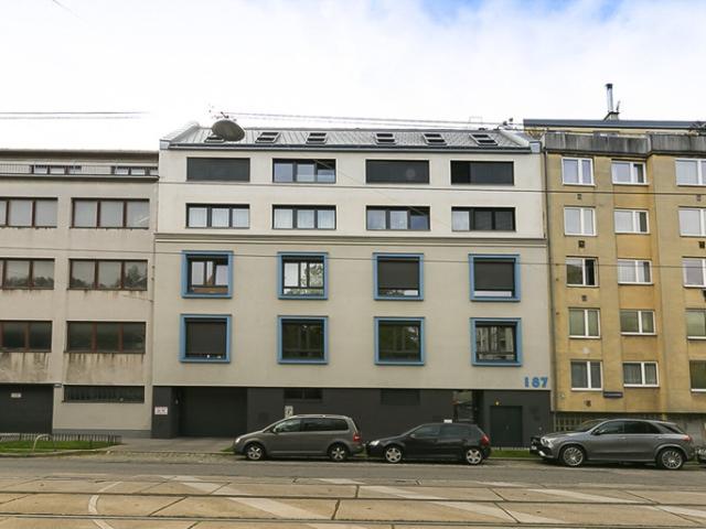 Linzer Straße Neubaugarconniere mit Wohnküche