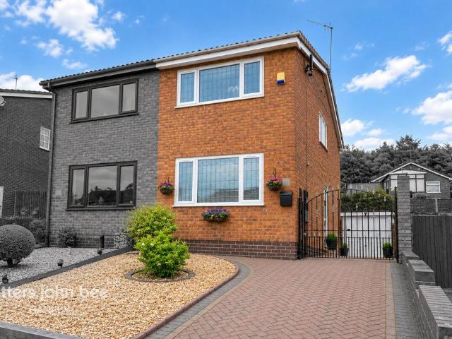 Linacre Way, Stoke on trent 2 bed semi detached house to rent £875 pcm £202 pw