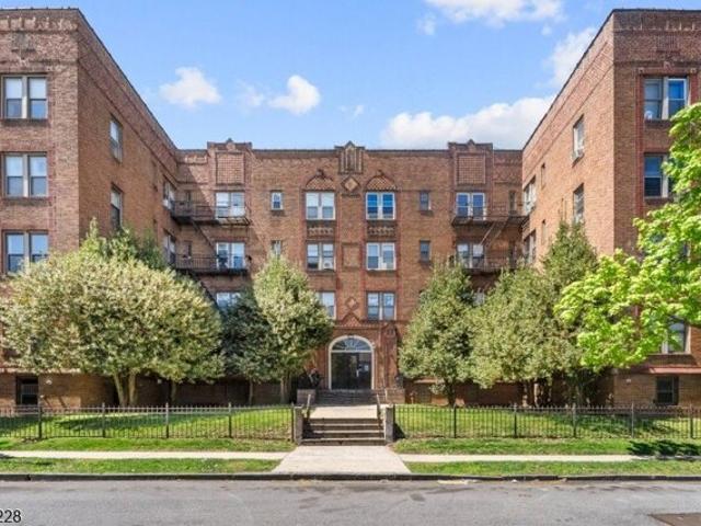Lincoln Ave Apt B, City Of Orange Township, Condo For Sale