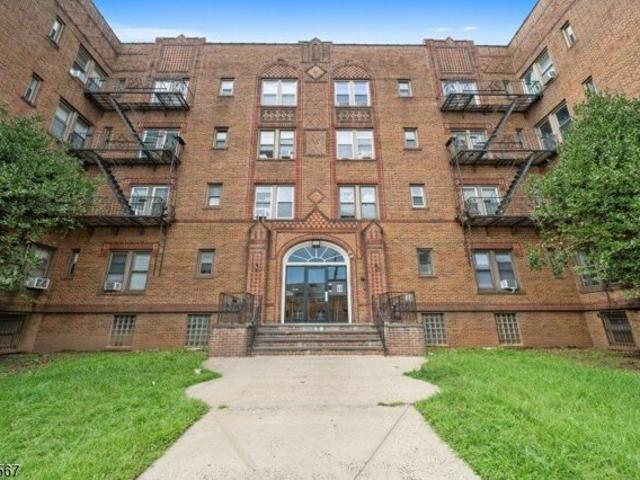 Lincoln Ave, City Of Orange Township, Condo For Sale