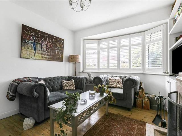 Lincoln Avenue, Twickenham, TW2 6NH