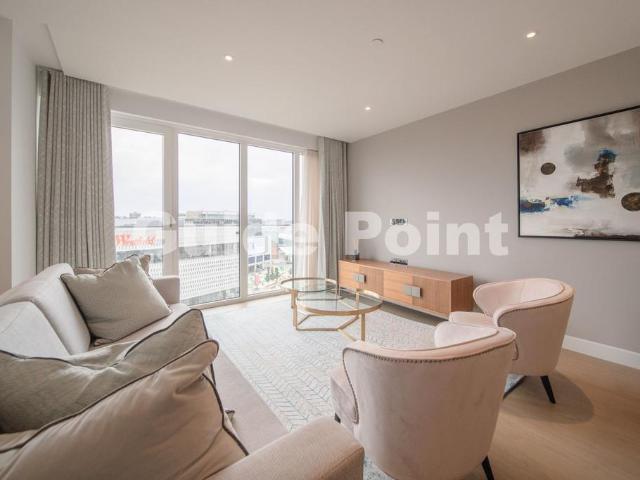 Lincoln Apartments, Fountain Park. 2 bed apartment to rent £4,500 pcm £1,038 pw
