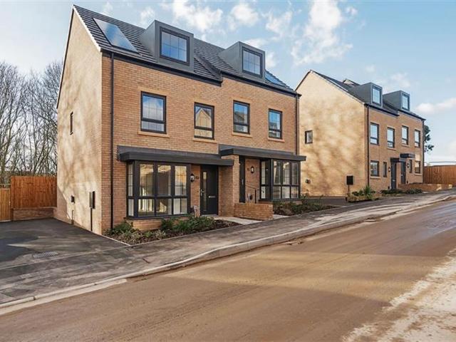 Lincoln Drive, NG4 3 bed detached house to rent £1,752 pcm £404 pw