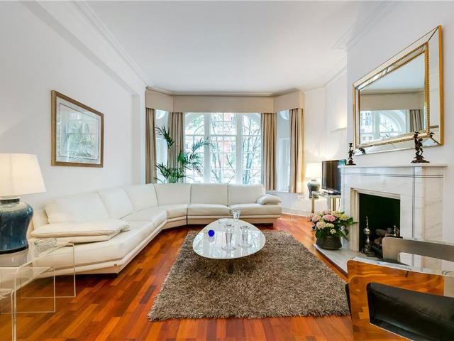 Lincoln House, Chelsea SW3, 3 bed flat to rent, £8,341 pcm | PrimeLocation