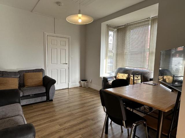 Lincoln LN1 5 bed terraced house to rent £2,860 pcm £660 pw