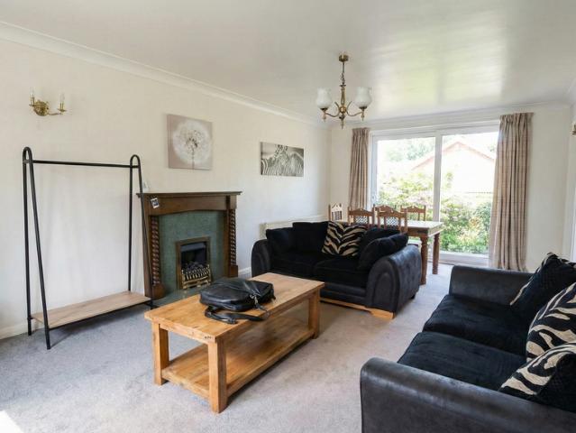 Lincoln LN2 4 bed detached house to rent £1,820 pcm £420 pw