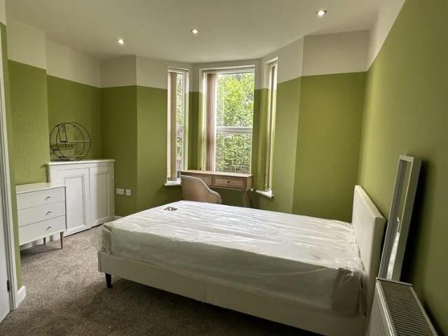 Lincoln LN2 5 bed terraced house to rent £2,600 pcm £600 pw