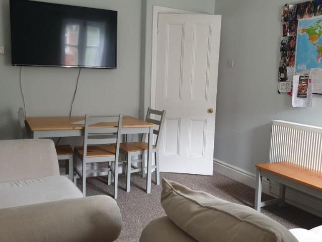 Lincoln LN5 4 bed terraced house to rent £1,993 pcm £460 pw