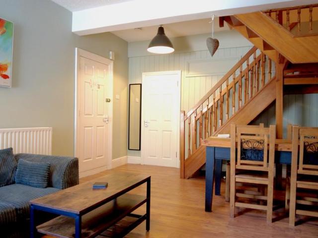 Lincoln LN5 4 bed terraced house to rent £2,080 pcm £480 pw