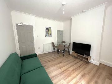 Lincoln LN5 5 bed terraced house to rent £2,275 pcm £525 pw