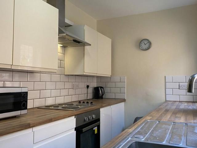 Lincoln LN5 5 bed terraced house to rent £2,383 pcm £550 pw