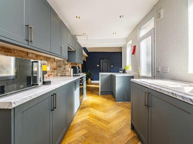 Lincoln LN5 6 bed terraced house to rent £2,990 pcm £690 pw