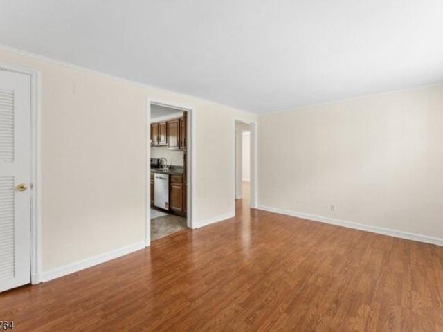 Lincoln Park E, Cranford, Condo For Sale
