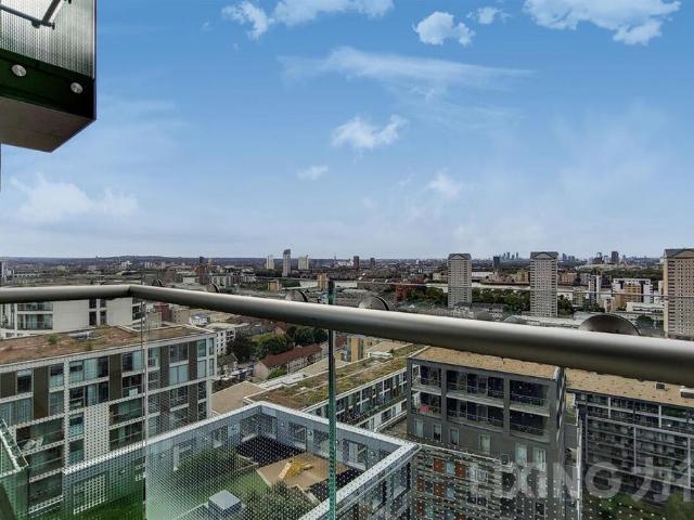 Lincoln Plaza, Canary Wharf, E14 1 bed apartment to rent £2,600 pcm £600 pw