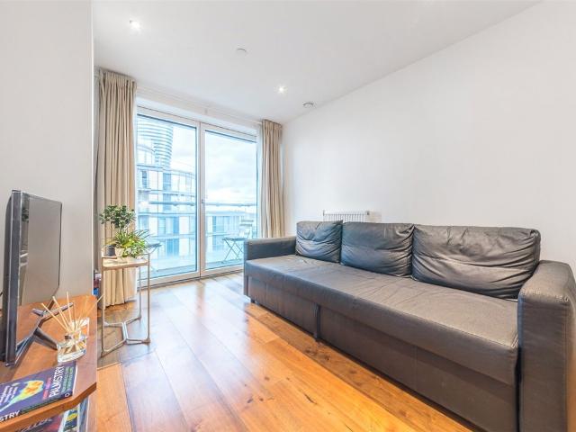 Lincoln Plaza, Canary Wharf E14, 1 bed flat to rent, £2,450 pcm | PrimeLocation