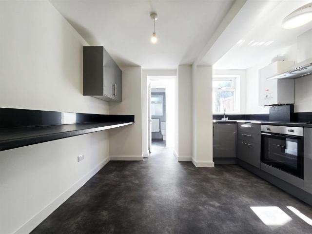 Lincoln Road, Enfield EN1, 3 bed property to rent, £2,300 pcm | PrimeLocation