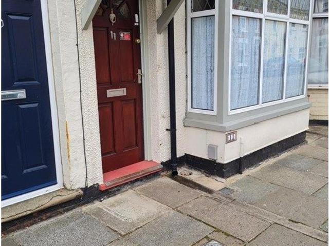 Lincoln Road, Northampton NN5, 2 bed terraced house to rent, £1,100 pcm | PrimeLocation