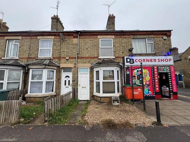 Lincoln Road, Peterborough, Cambridgeshire PE4, 2 bed terraced house to rent, £900 pcm | PrimeLocation