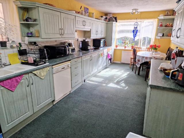 Lincoln Road, Peterborough, PE1 1 bed semi detached house to rent £575 pcm £133 pw