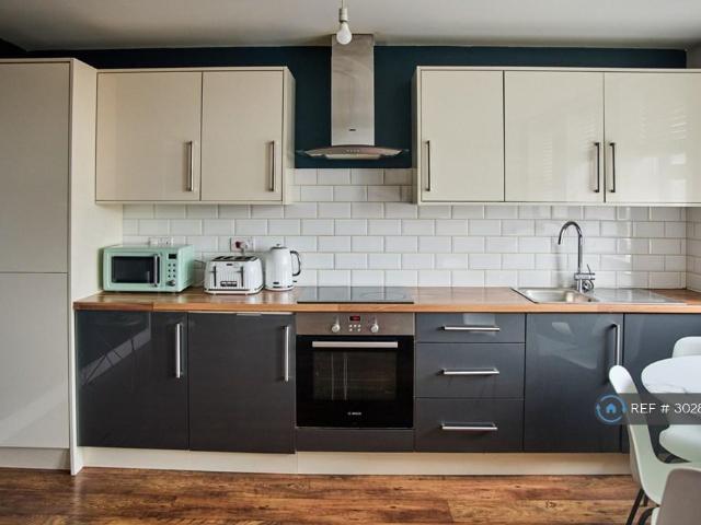 Lincoln Road, Peterborough, PE1 2 bed flat to rent £950 pcm £219 pw