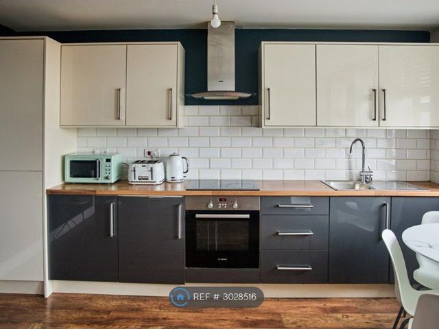 Lincoln Road, Peterborough PE1, 2 bed flat to rent, £950 pcm | PrimeLocation