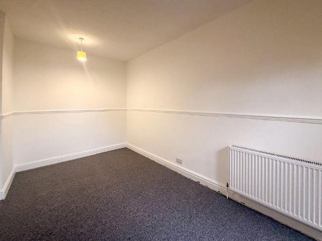 Lincoln Road, Peterborough, PE1 2PB 1 bed flat to rent £650 pcm £150 pw