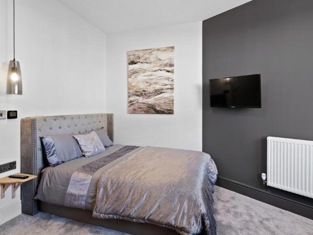 Lincoln Street Rm2 1 bed in a house share to rent £720 pcm £166 pw